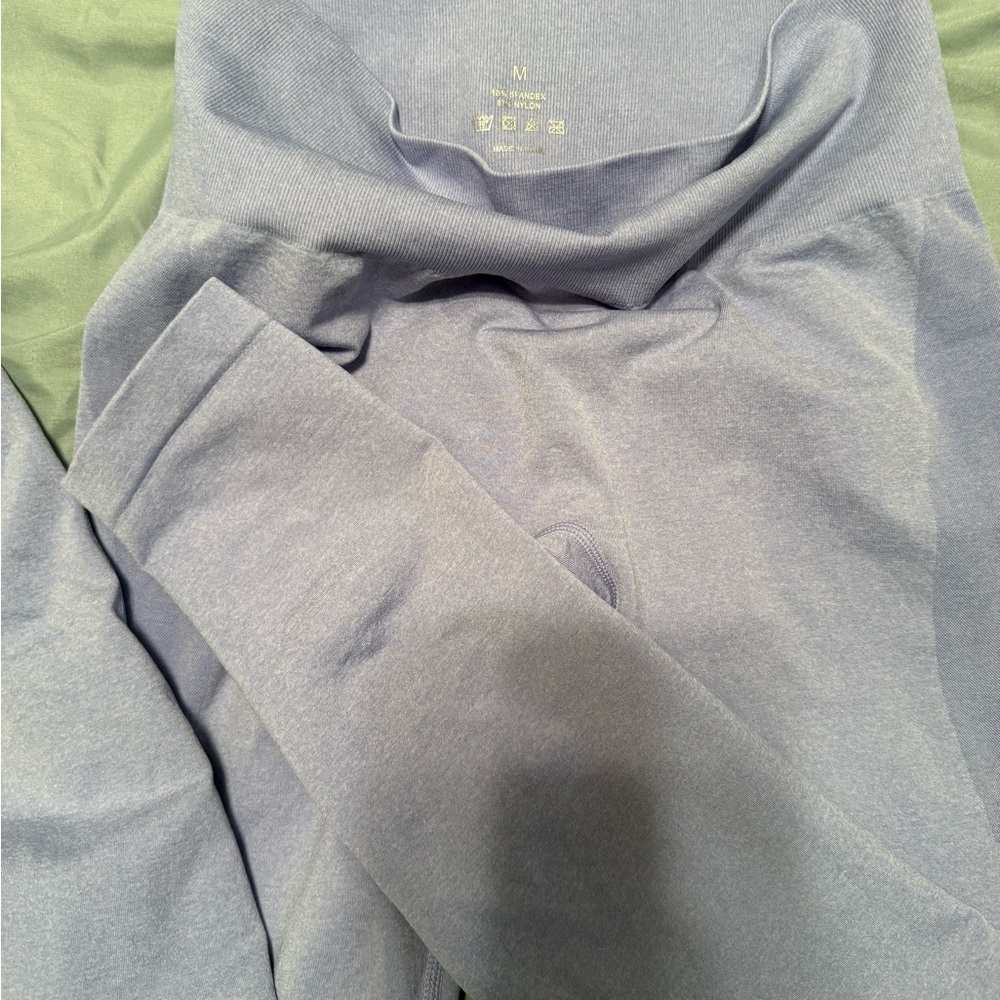 NVGTN Lavender Workout Ensemble - Picture 5 of 5